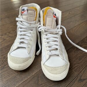 Nike blazer mid